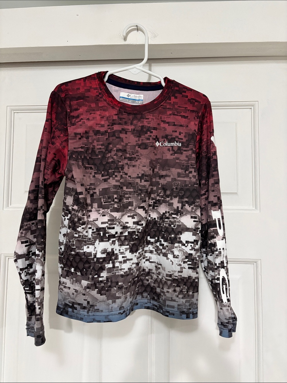 Columbia Red, Black & White Gradient Digi-Camo Long Sleeve Performance Tee